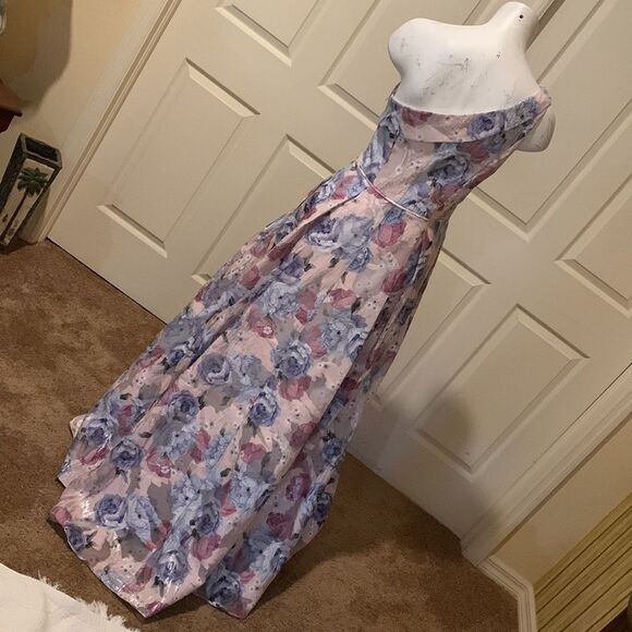 Aidan Mattox one shoulder ball gown violet multi. Size 6 - Picture 10 of 17